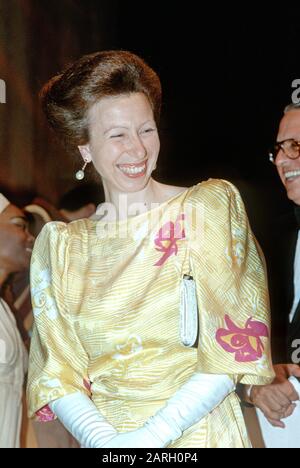 HRH Princess Anne au Bloomsbury Theatre pour une représentation d'Anthony et Cleopatra Londres Britain May 1991 Banque D'Images