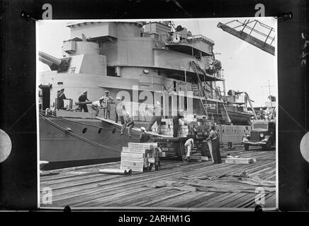Rh. Mme Dan. Crevettes En Australie Date: 1945 Lieu: Australie Mots Clés: Navires De La Marine, Seconde Guerre Mondiale Banque D'Images