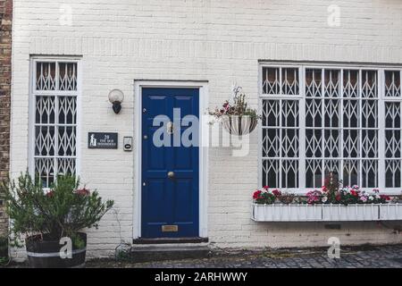 Londres/UK - 22/07/19: La façade d'une maison à Upbrook Mews à Bayswater, un quartier riche de la Cité de Westminster. C'est aussi l'un des Londres Banque D'Images