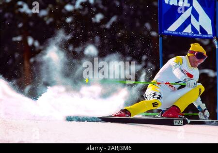 Ingmar Stenmark, de Suède, rivalise avec le slalom géant aux Championnats du monde de ski alpin FIS de 1989 Banque D'Images