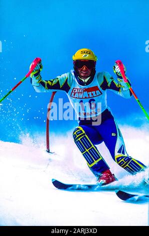 Ingmar Stenmark de Suède en compétition dans le slalom aux Championnats du monde de ski alpin FIS de 1989 Banque D'Images