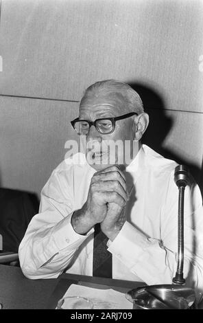 Réunion De L'Intérêt Général Du Parti Des Personnes Âgées; Président J. Mustard, Titre Date : 6 Août 1970 Mots Clés : Réunions, Présidents Nom Personnel : Intérêt Général Du Parti Des Personnes Âgées, J. Mustard Banque D'Images