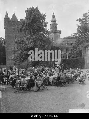 Château Nijenrode Swiss Bondfeest Voir Aussi 52504 À 07 Date: 2 Août 1952 Nom De L'Institution: Nijenrode Banque D'Images