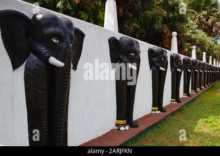 Aluvihare,Sri Lanka - Janvier 23,2019 : le Temple Rock Aluvihare (également appelé Matale Alu Vihara) est un temple bouddhiste situé dans Aluvihare, M Banque D'Images