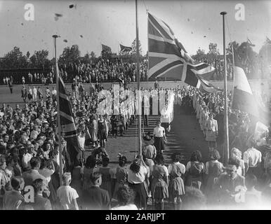 Championnat Du Monde De Hockey Femmes. Pays-Bas contre Angleterre (0-1) Annotation: Cérémonie de clôture et cérémonie Date: 17 mai 1948 lieu: Amstelveen mots clés: Hockey, sports Banque D'Images