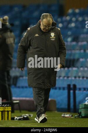 Marcelo Bielsa, responsable de Leeds United, semble déjecté lors du match du championnat Sky Bet à Elland Road, Leeds. Banque D'Images