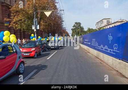 Dnipro, Ukraine - 14 septembre 2019: Course automobile solennelle des voitures de marque Smart en l'honneur de la célébration de la journée de la ville de Dnipro Banque D'Images