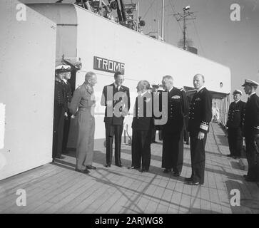 Visite des manouèvres de la flotte Montgomery et Prince Bernhard Date : 6 juillet 1949 mots clés : manoeuvres de la flotte, visites Nom personnel : Bernhard, prince, Montgomery, Bernard Banque D'Images