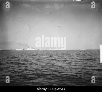 Visite des manouèvres de la flotte Montgomery et Prince Bernhard Date : 6 juillet 1949 mots clés : manoeuvres de la flotte, visites Nom personnel : Bernhard, prince, Montgomery, Bernard Banque D'Images