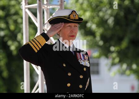 HRH la princesse Royale, la princesse Anne, qui participe à l'événement de la Journée nationale des forces armées de Salisbury en 2019. Les Flèches rouges ont assisté à un défilé des forces armées autour de Salisbury. Banque D'Images