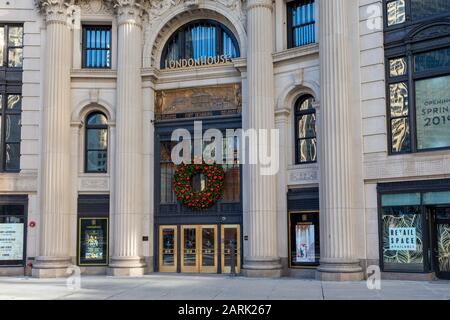 Chicago, États-Unis - 30 décembre 2018 : entrée principale de la London Guarantee and accident Building à Chicago, ou de la London House, un célèbre site de Chicago Banque D'Images