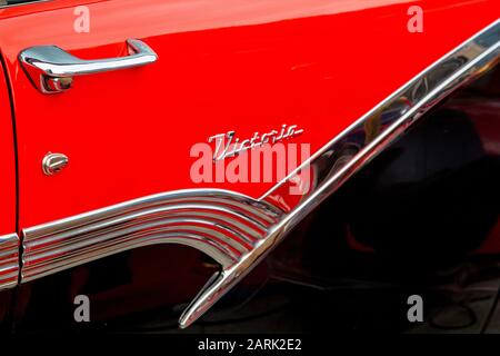 Nickel Victoria logo de rouge 1955 Ford Fairlane. Banque D'Images