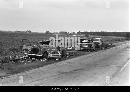 Catastrophe de la circulation (13 morts) sur la route de Rotterdam à Breda près de Prinsenbeek Date: 25 août 1972 lieu: Prinsenbeek mots clés: Catastrophe de la circulation Banque D'Images