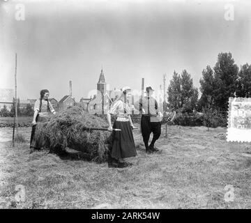 Hay Time On Island Marken Date : 12 Juin 1953 Lieu : Marken Banque D'Images