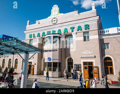 Grand façade de la gare d'Ulaanbaatar, Mongolie Banque D'Images