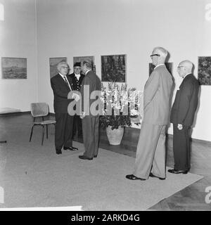 Trois hommes d'Aldermen ont dit au revoir, Steinmetz, Van t Hull e In t Veld Date: 3 septembre 1962 mots clés: Feeders, ALDERS Nom du personnage: Hull van T., In T. Veld Banque D'Images