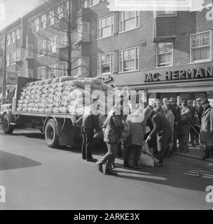 Zeeland bintjes, offre de réduction Date: 7 mars 1964 mots clés: Offres Banque D'Images