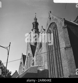 Restauration du Grand ou de Saint Jacobskerk à la Haye en relation avec le mariage de la princesse Margriet avec m. Restauration Pieter van Vollenhoven, édifices de l'église Date: 25 octobre 1966 lieu: La Haye, Zuid-Holland mots clés: Édifices de l'église, restaurations Nom institutionnel: Sint-Jacobuskerk Banque D'Images