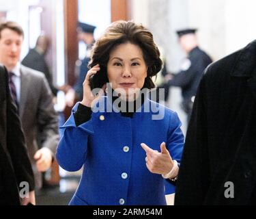 Washington, États-Unis. 28 janvier 2020. Elaine Chao, secrétaire des Transports des États-Unis, arrive pour le procès de destitution du Sénat à Washington, DC. Crédit: Sopa Images Limited/Alay Live News Banque D'Images