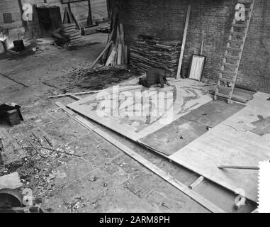 Restauration ancienne église à Amsterdam, restauration de la chapelle de la Sainte tombe Date: 3 avril 1959 lieu: Amsterdam, Noord-Holland mots clés: CHERK, RESTAURATION Banque D'Images