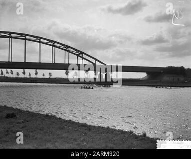 Varsity sur le canal d'Amsterdam-Rhin à Jutphaas Date : 3 mai 1959 mots clés : aviron Banque D'Images