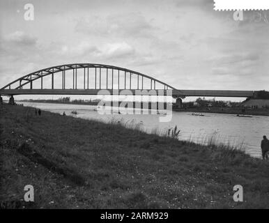 Varsity sur le canal d'Amsterdam-Rhin à Jutphaas Date : 3 mai 1959 mots clés : aviron Banque D'Images