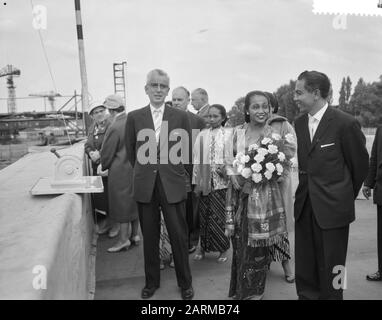 Lancement du double ferry fileté Krakatau Zaanlandse Shipbouw Mie. Date : 19 Septembre 1959 Mots Clés : Tewaterlatingen Nom De L'Établissement : Zaanlandse Scheepbouw Maatschappij Banque D'Images