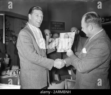 Question Mark Flight Lockheed Electra À Istanbul, Date De Retour: 29 Octobre 1959 Lieu: Istanbul Mots Clés: Points D'Interrogation, Retour, Vols Nom De Configuration: Lockheed Electra Banque D'Images