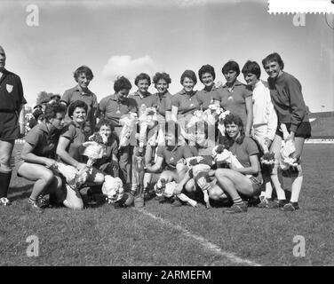 Final Women's handball World Championship, Romania World champion Date: 19 June 1960 lieu: Roumanie mots clés: Women's handball, finales, championnats du monde Banque D'Images