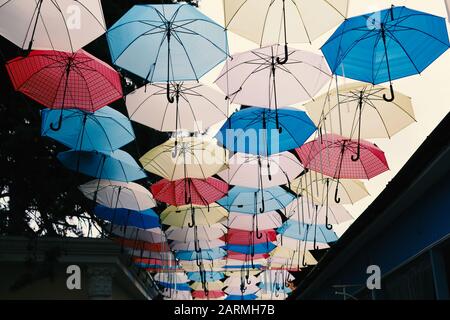 ciel pluvieux, parasol, mary poppins, modèle sans couture, art, rue Banque D'Images