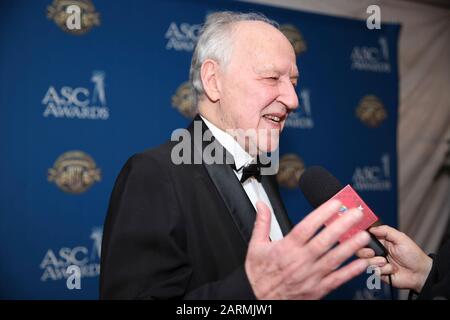 Werner Herzog assiste à la 34ème édition annuelle des prix ASC de la Société américaine des cinémagraphes à Ray Dolby Ballroom à Los Angeles, Californie, États-Unis, le 25 janvier 2020. Banque D'Images