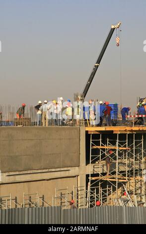 Le centre commercial de la villa lorsqu'il a commencé avec la construction pendant la phase initiale de construction en 2009, Moreleta Park, Pretoria/Thswane, Gauteng, South Afr Banque D'Images