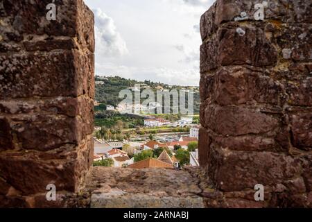 Vue panoramique sur Silves Portugal depuis Castelo de Silves en Algarve en hiver Banque D'Images