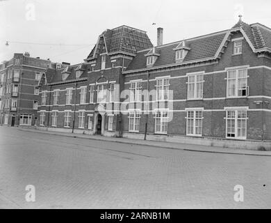 Affectations bâtiments et églises immeuble M. L. Alatrino Ville Remontrante à Van Hallstraat à Amsterdam-Ouest Date : 12 avril 1955 mots clés : bâtiments Nom personnel : Alterino, L. Banque D'Images