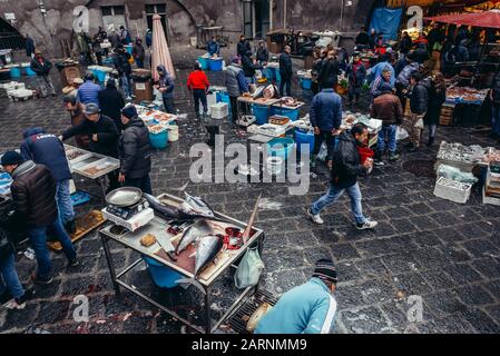 Célèbre vieux marché aux poissons appelé La Pescheria dans Catania City, à l'Est de l'île de Sicile, Italie Banque D'Images