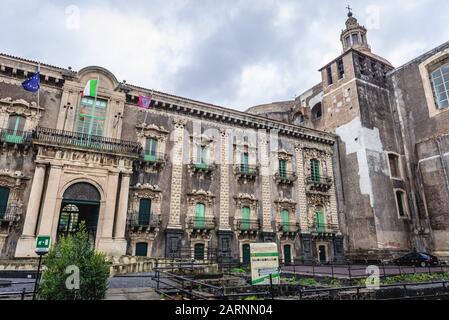 Le monastère Bénédictin de San Nicolo l'Arena dans Catania City sur le côté est de l'île de Sicile, Italie Banque D'Images