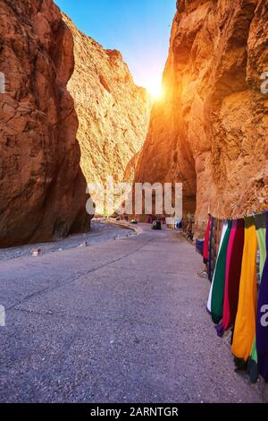 La gorge de Todgha ou les gorges du Toudra est un canyon situé dans les montagnes du Haut Atlas, près de la ville de Tinerhir, au Maroc Banque D'Images