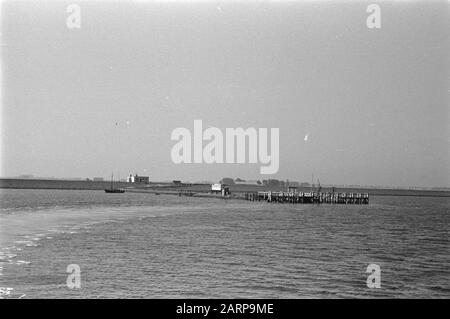 Service De Ferry Zierikzee - Katse Veer. Jetty Katse Veer Date: 1948 Lieu: Katse Veer, Zierikzee Mots Clés: Jetées, Paysages, Ferries Banque D'Images