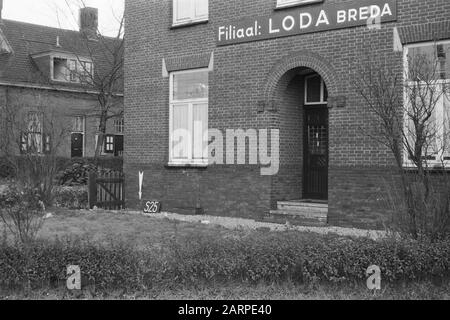 Points fixes Direction du service culturel LODA Breda à Susten (subdivision Nieuwstadt) Annotation: S-25. La société Loda a fabriqué des produits de nettoyage (Lodaline) Date: Décembre 1954 lieu: Limbourg, Susten mots clés: Usines, consolidation des terres, réglages des eaux de terrain Banque D'Images