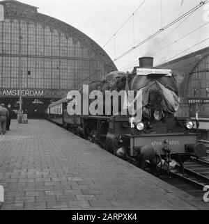 Premier train Pullman à Bruxelles Date: 5 décembre 1945 lieu: Amsterdam, Bruxelles mots clés: Chemins de fer, trains Nom personnel: Pullman Banque D'Images