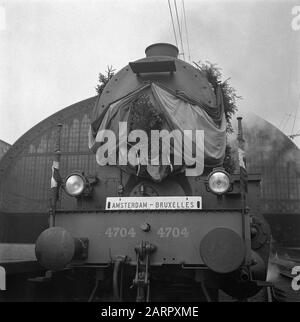 Premier train Pullman à Bruxelles Date: 5 décembre 1945 lieu: Amsterdam, Bruxelles mots clés: Chemins de fer, trains Nom personnel: Pullman Banque D'Images