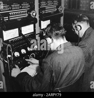Téléphone Suriname Date : 20 décembre 1945 mots clés : téléphonistes, échanges téléphoniques Banque D'Images