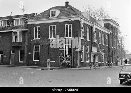 Restauration Hôtel de Wereld à Wageningen où la capitulation a eu lieu en 1945; extérieur Hôtel de Wereld Date: 23 avril 1975 lieu: Gelderland, Wageningen mots clés: Extérieur, hôtels, restaurations Banque D'Images