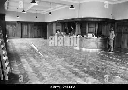 Restauration Hôtel de Wereld à Wageningen où la capitulation a eu lieu en 1945; intérieur de la chambre où les Allemands ont capitulé Date: 23 avril 1975 lieu: Gelderland, Wageningen mots clés : hôtels, restaurations Banque D'Images