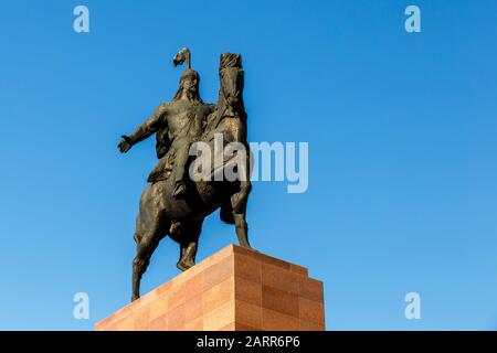 Bishkek, Kirghizstan - 18 Septembre 2019 : Statue Du Héros Manas. Monument Epic De Manas Sur La Place Ala-Too. Banque D'Images