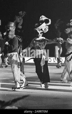 Vacances sur glace dans les nouvelles revues RAI à Amsterdam, danse sur glace, patinage artistique Date: 27 octobre 1966 lieu: Amsterdam, Noord-Holland mots clés: Danse sur glace, patinage artistique, revues Nom de l'institution: RAI Banque D'Images