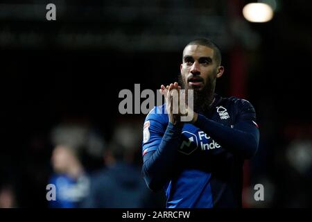 Lewis Grabban de la forêt de Nottingham lors du match de championnat Sky Bet entre Brentford et Nottingham Forest à Griffin Park, Londres, Angleterre, le 28 janvier 2020. Photo De Carlton Myrie. Banque D'Images