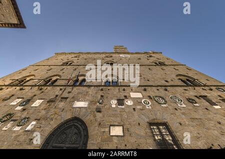 Façade du Palazzo dei Priori à Volterra Banque D'Images