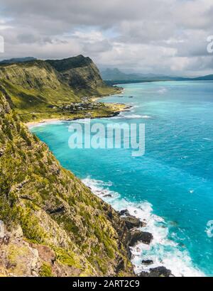 Côte des falaises d'Oahu Banque D'Images