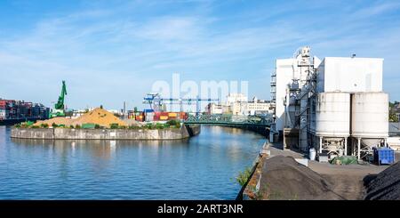 Port industriel à Francfort (Allemagne) à la rivière principale Banque D'Images